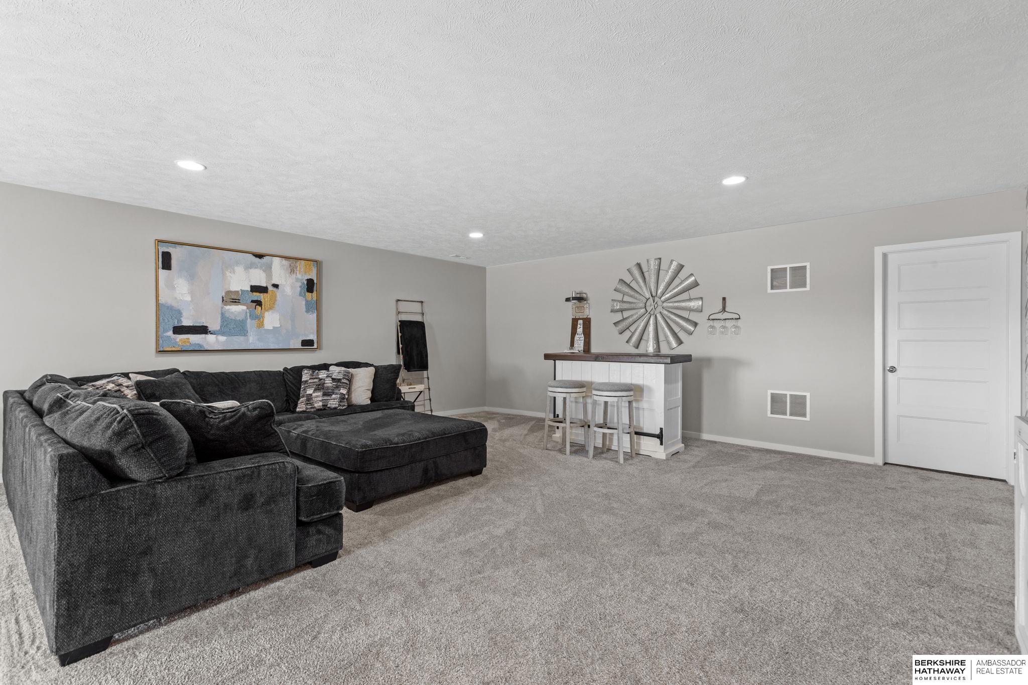 9605 S 184 Terrace