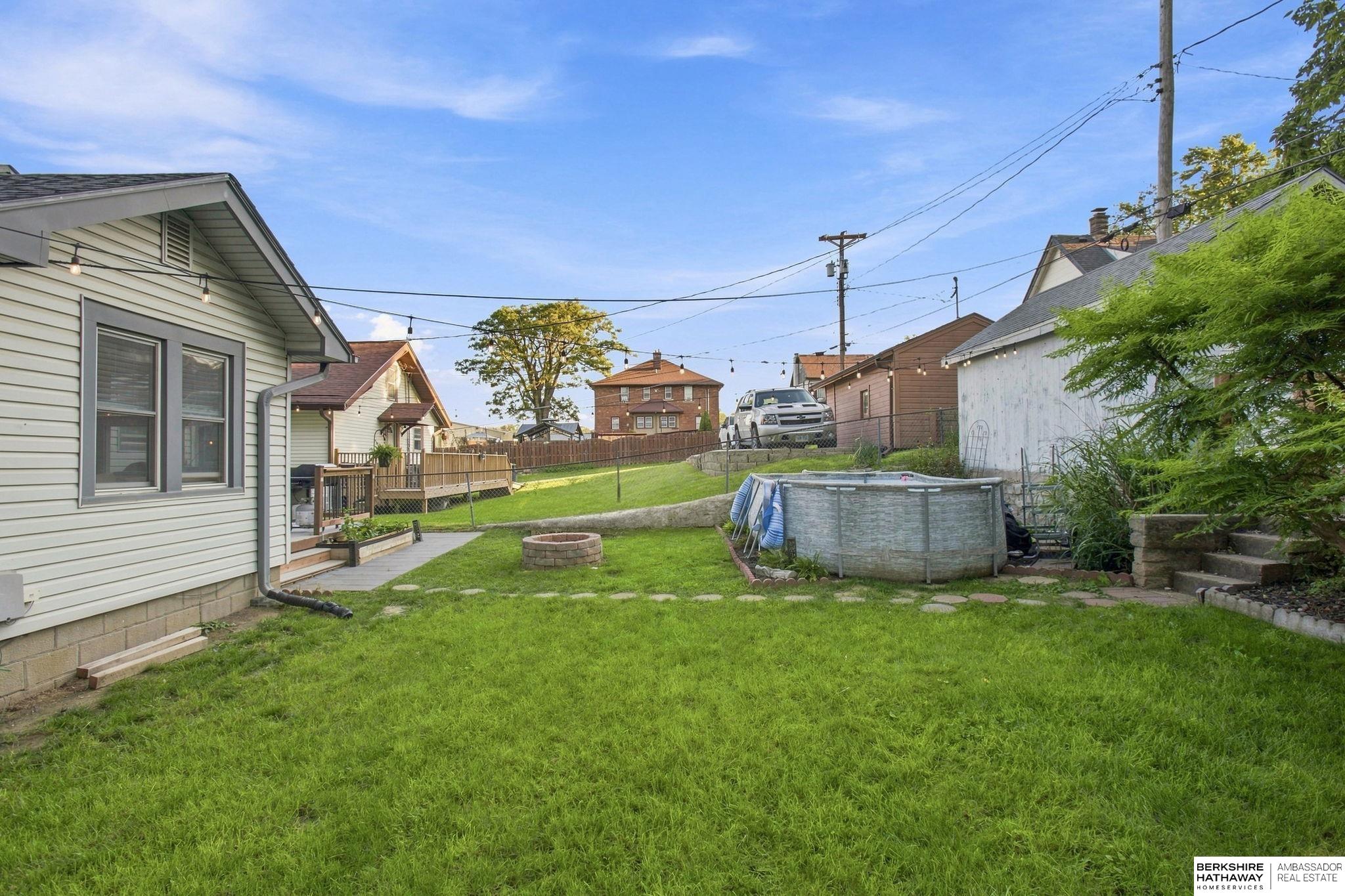 823 N 43 Street