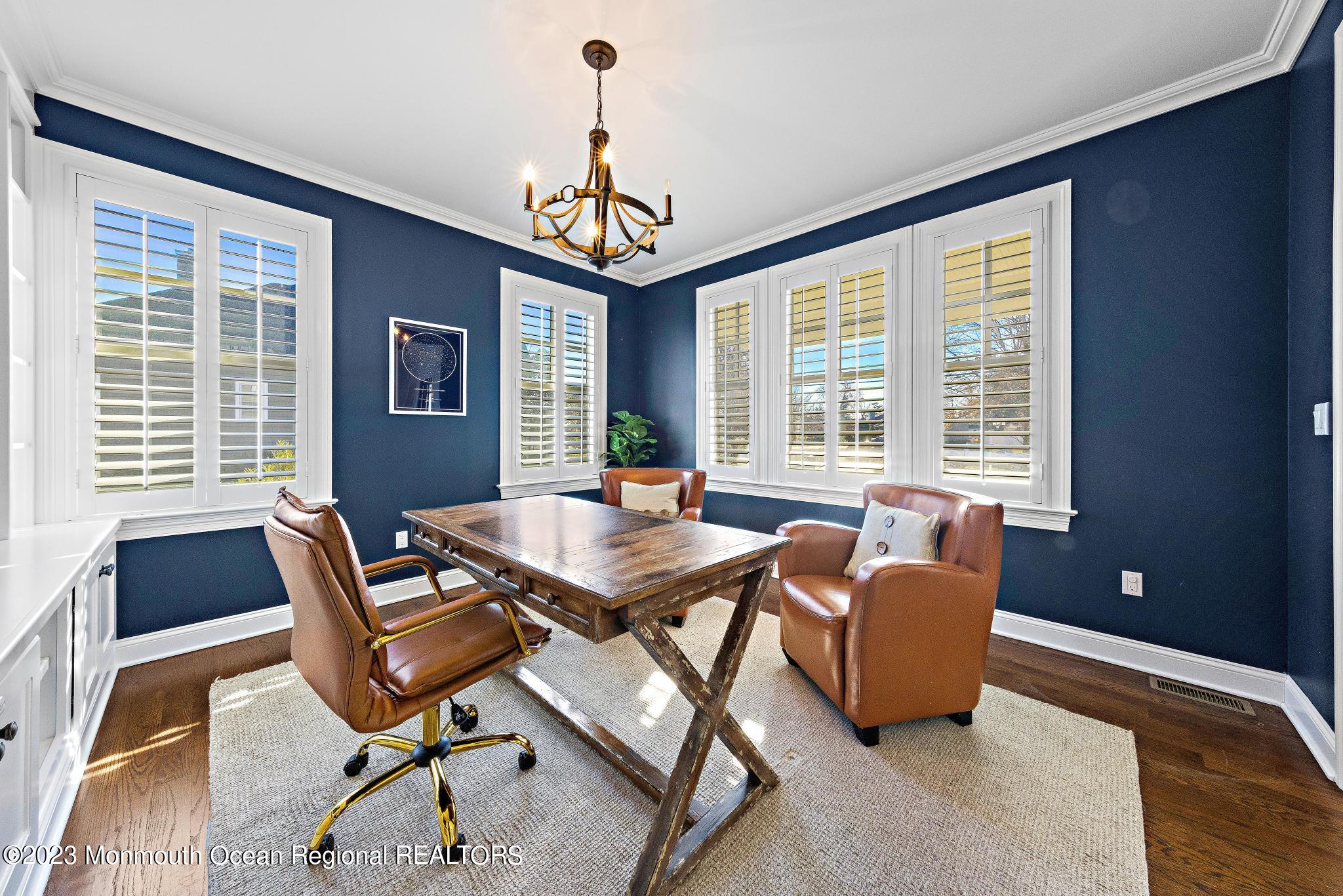 76 Winding Way