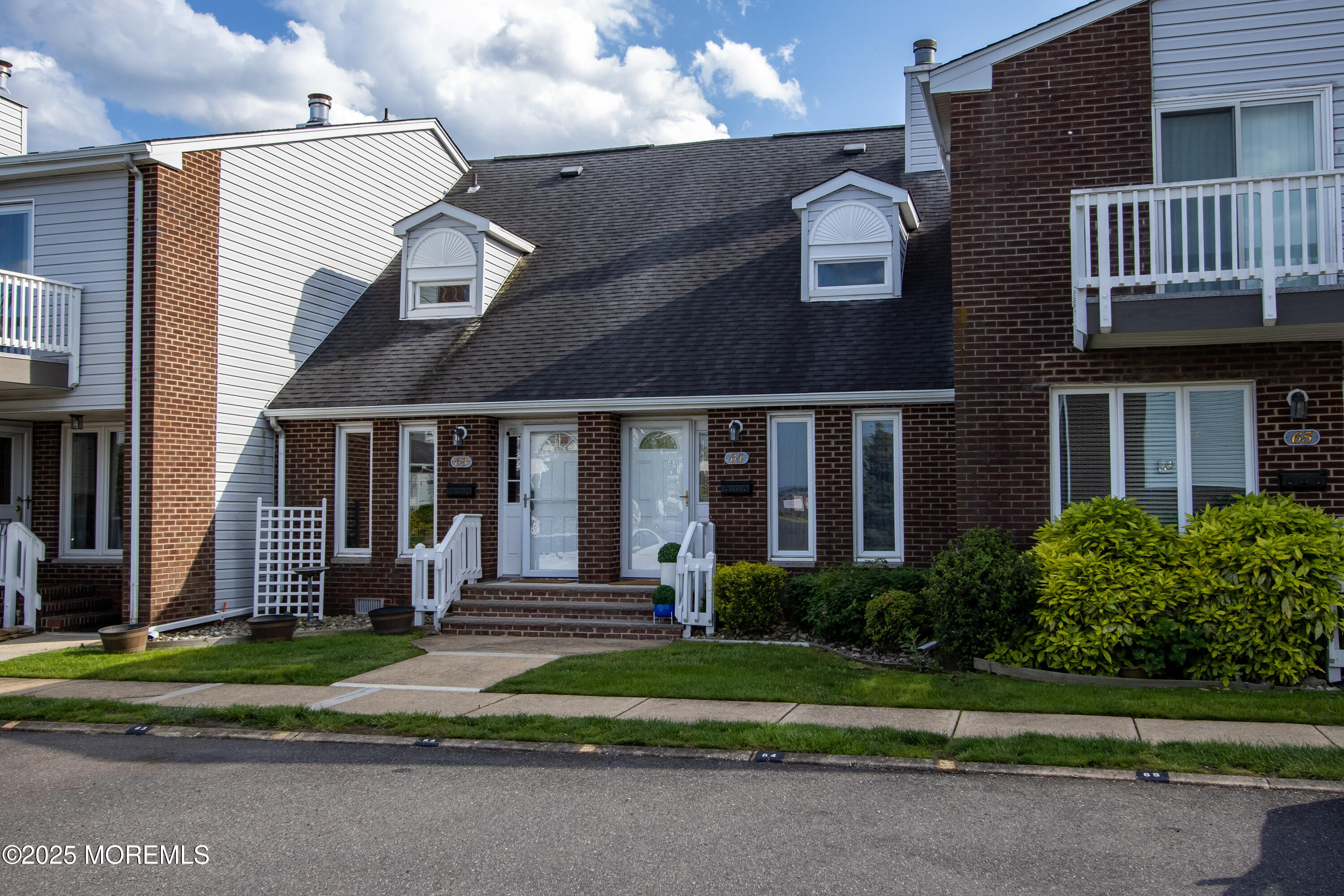 25 Meadow Avenue, 64