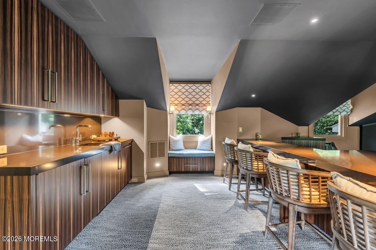 8 Ridge Road