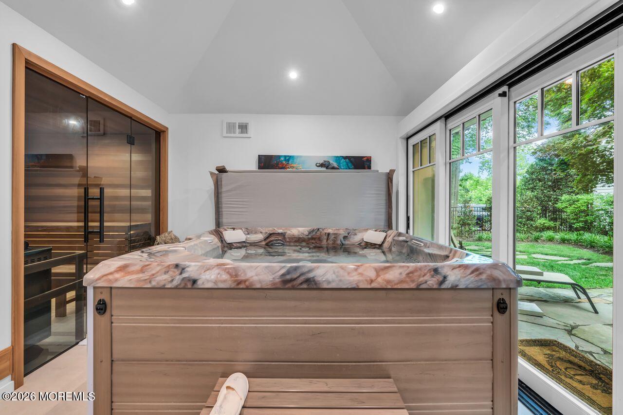 8 Ridge Road