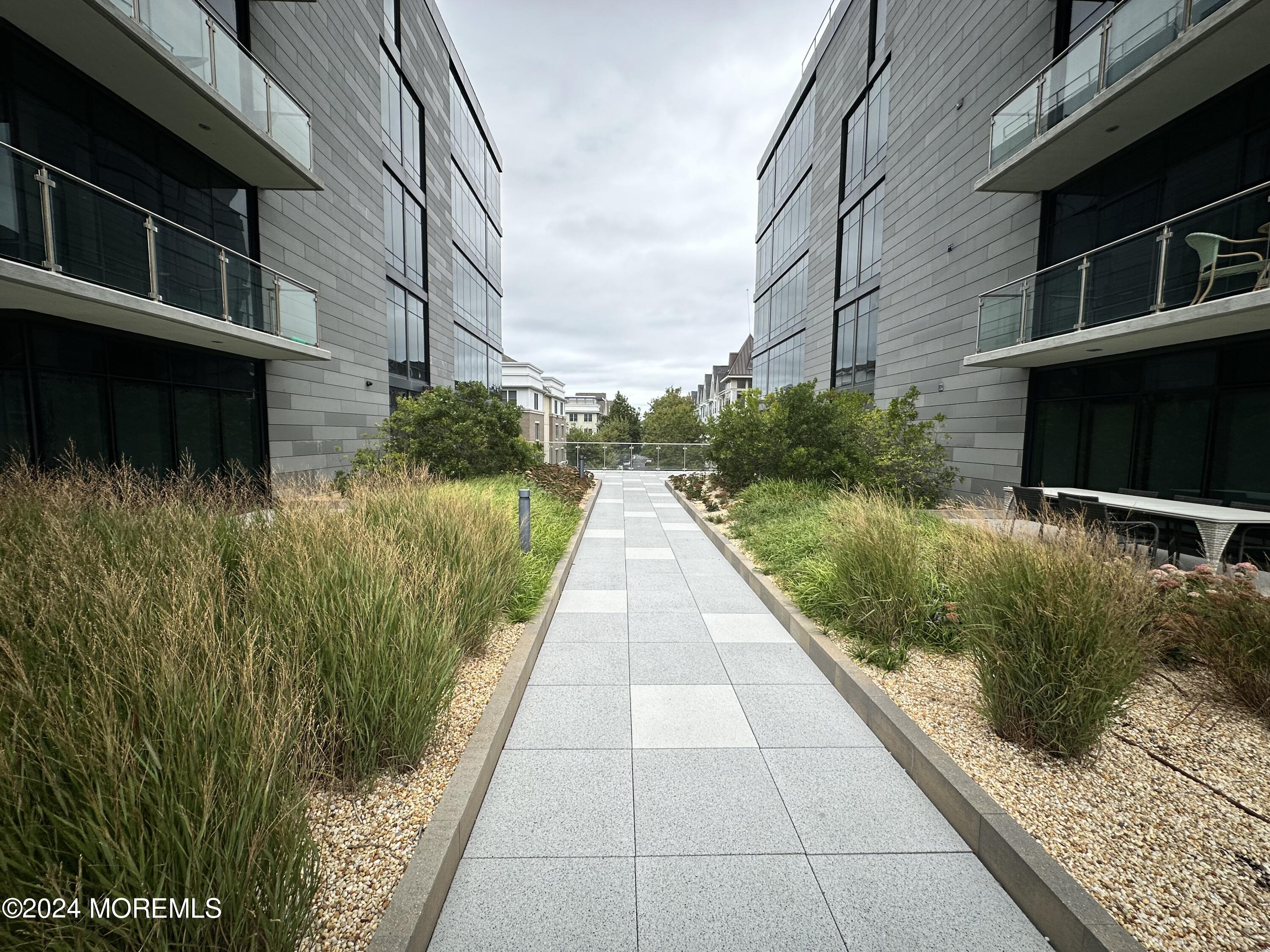 20 Melrose Terrace Unit 208