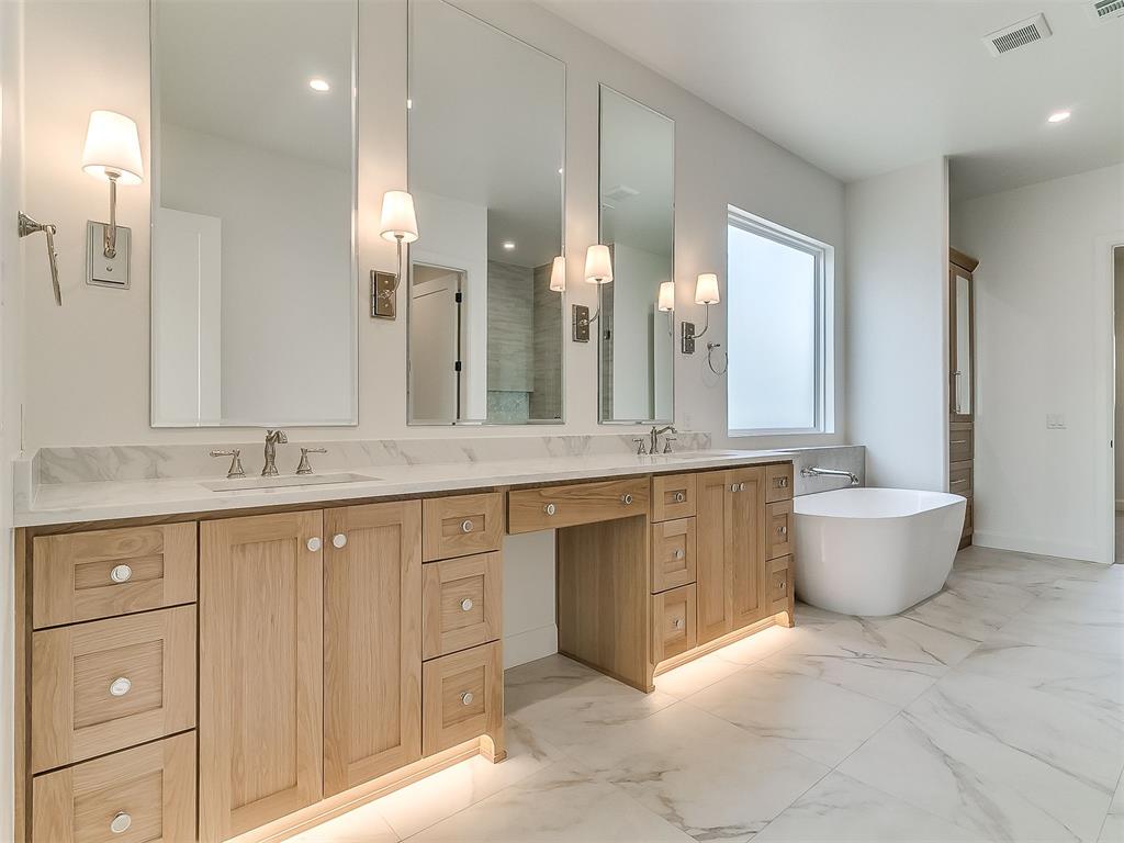 6104 NW 147TH Terrace