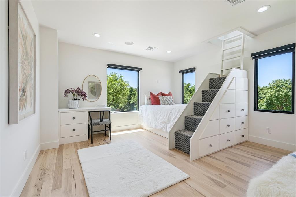 1220 NE 122nd Street