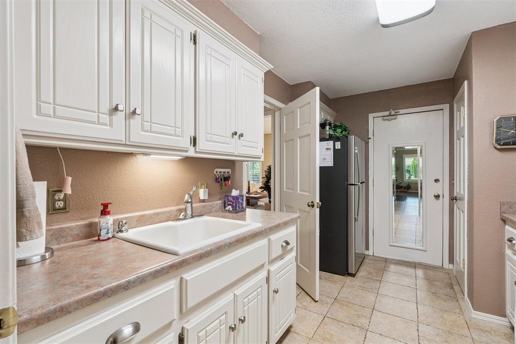 3324 Rosewood Lane