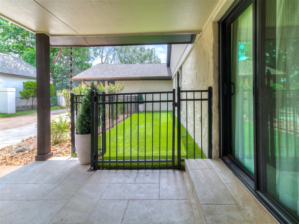 5620 Oak Tree Road