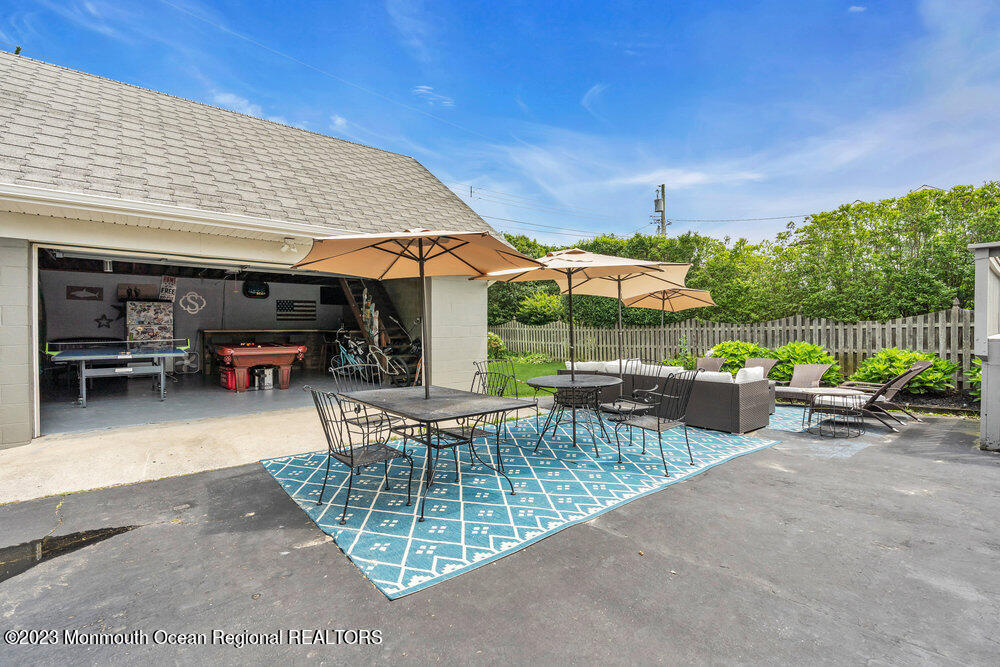 10 York Avenue, SUMMER 24