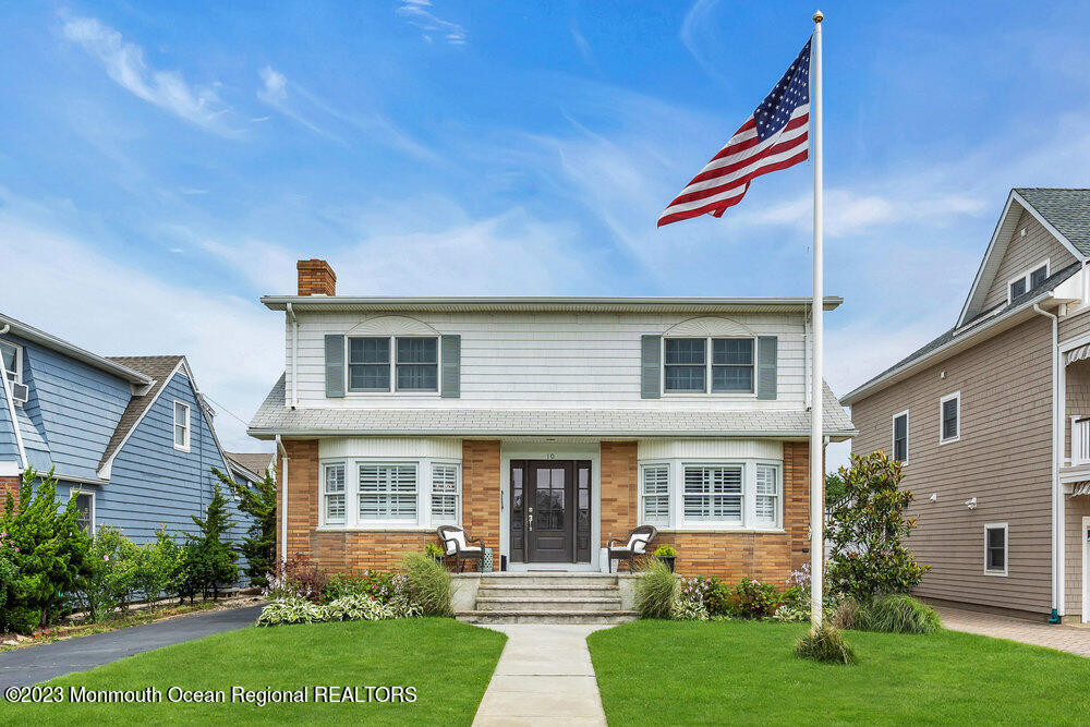 10 York Avenue, SUMMER 24