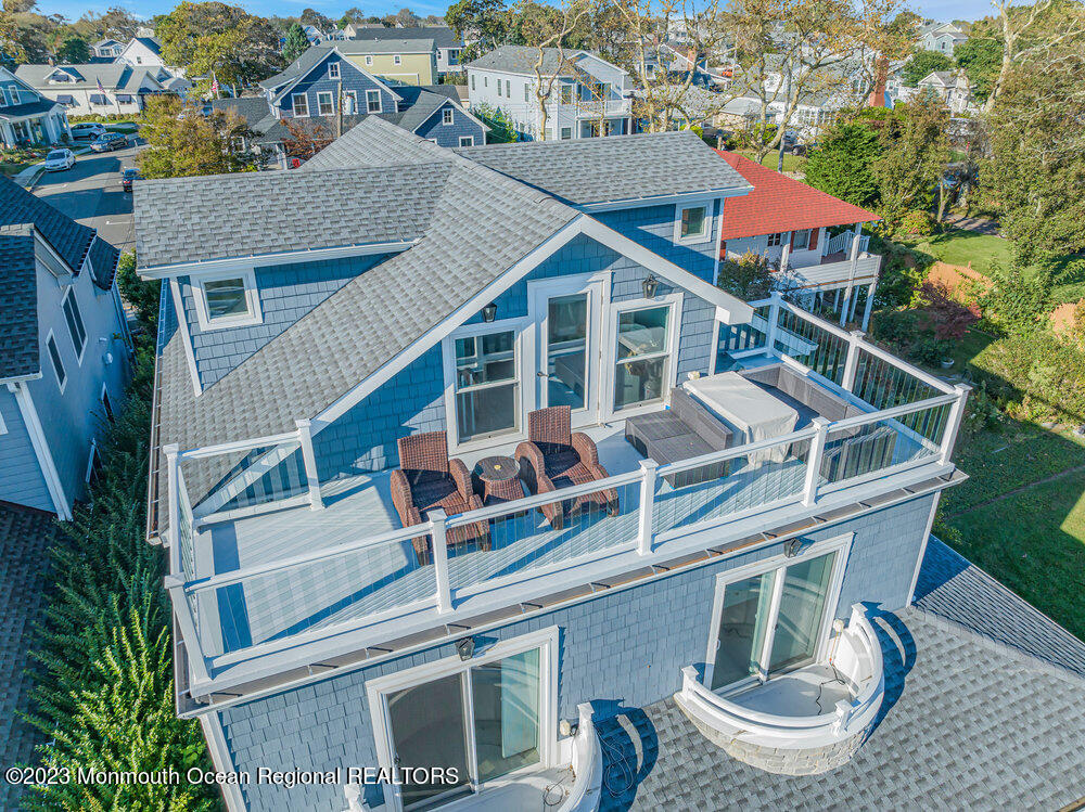 395 North Boulevard