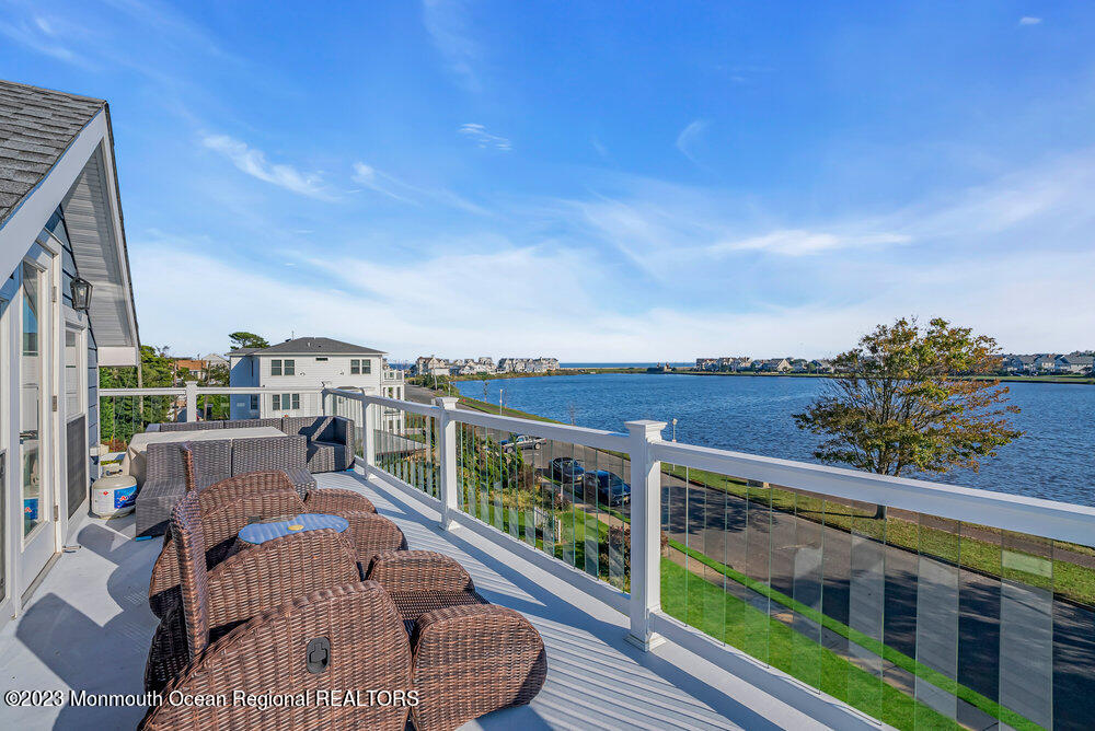 395 North Boulevard