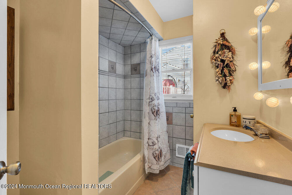 1725 Belmont Avenue, Rear House