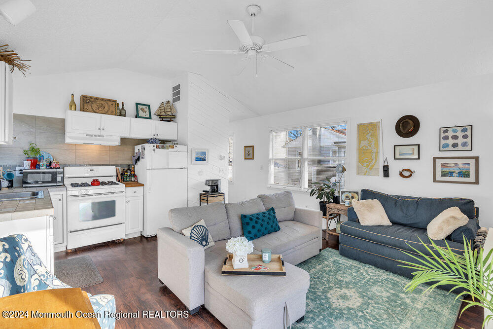 1725 Belmont Avenue, Rear House
