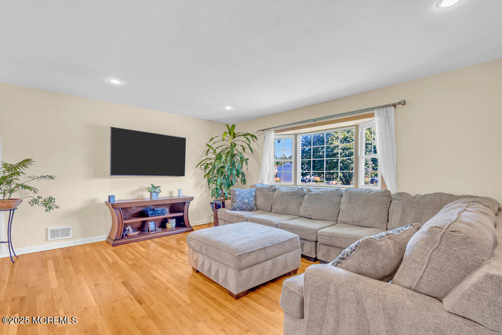7 Overbrook Place