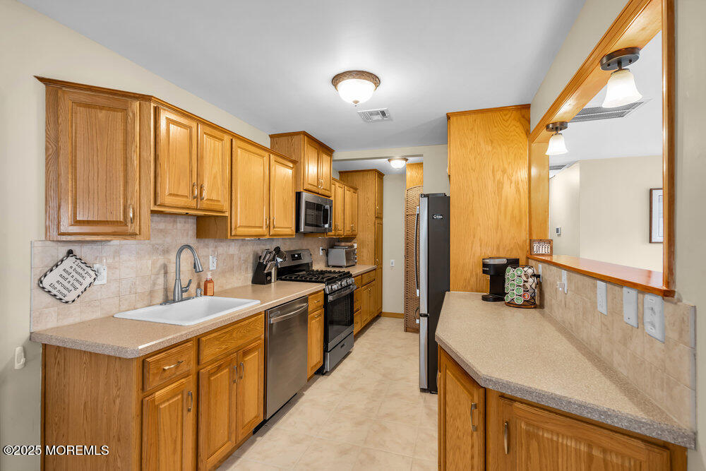 15 Skipper Lane
