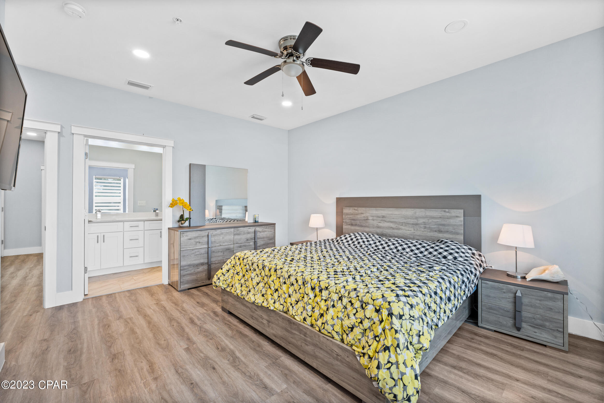 2226 Joan Avenue Unit: 5