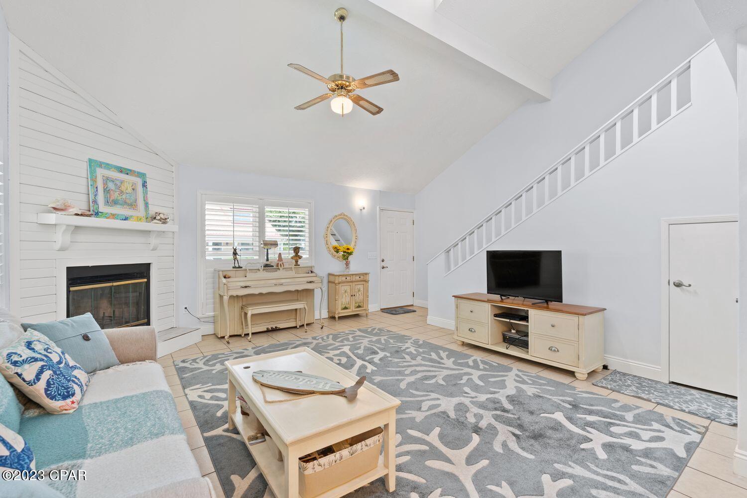 4056 Woodridge Road