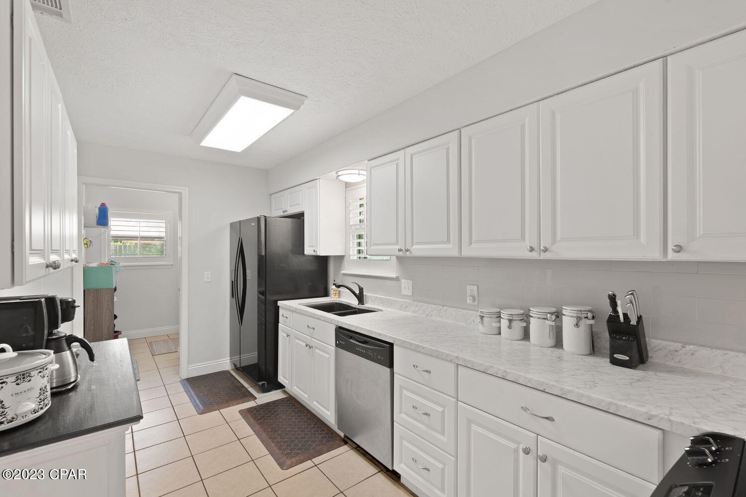 4056 Woodridge Road