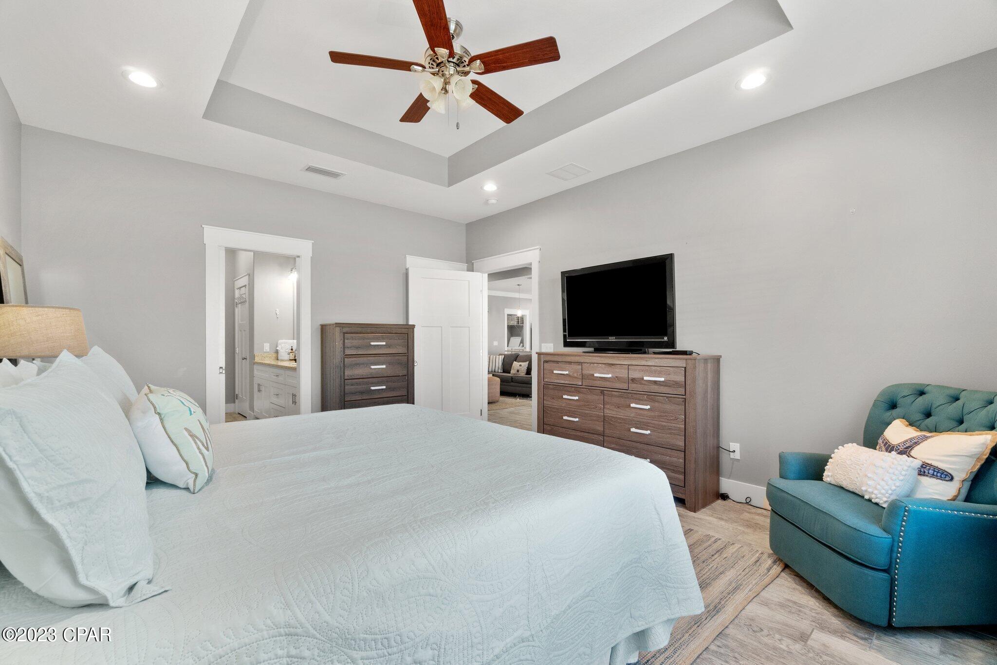 21318 Hilltop Avenue