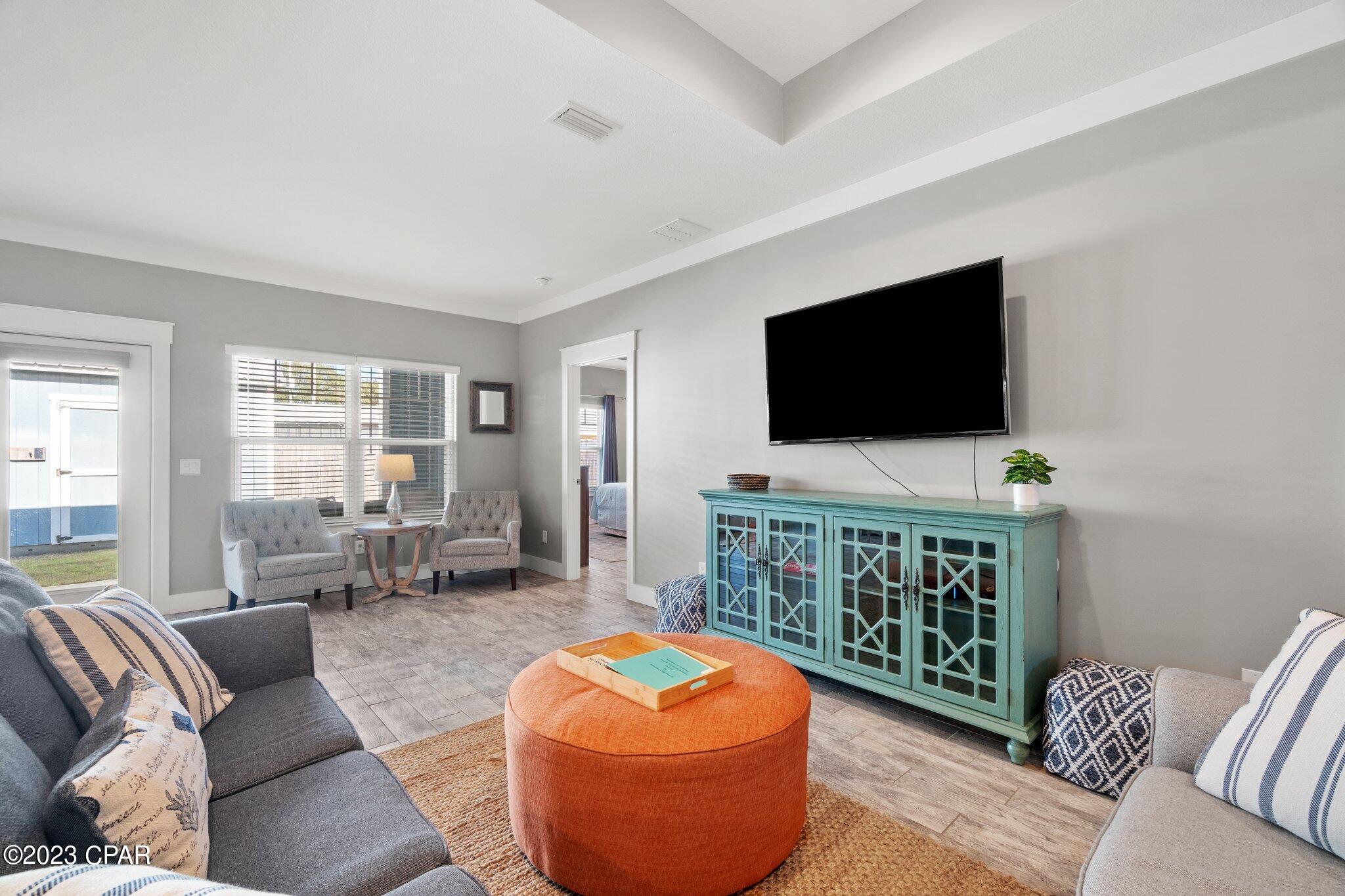 21318 Hilltop Avenue