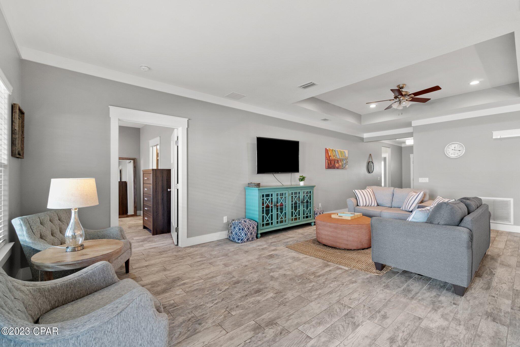 21318 Hilltop Avenue