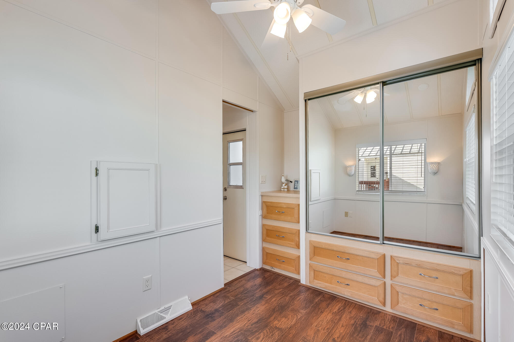 1219 Thomas Drive 62