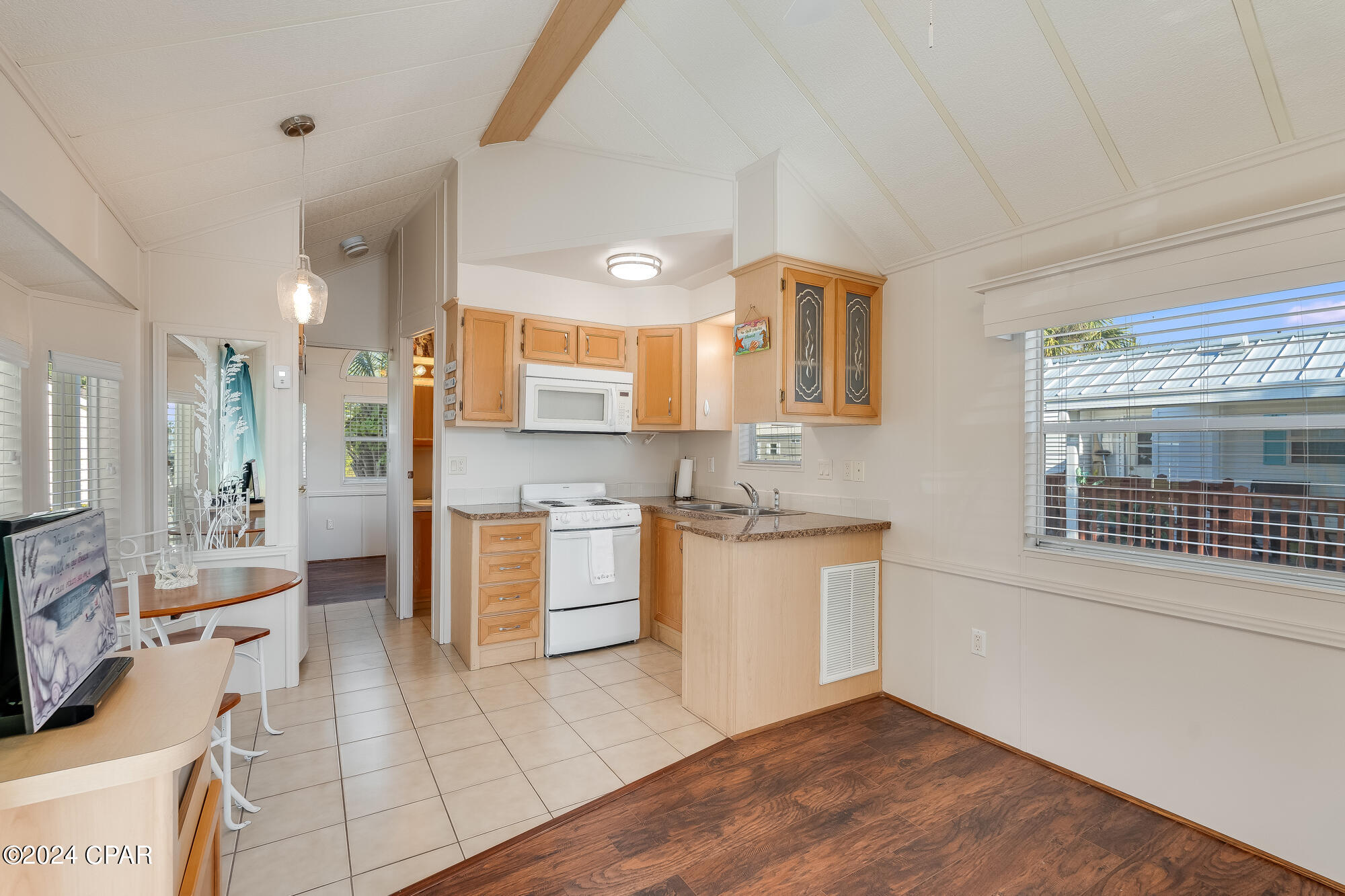 1219 Thomas Drive 62