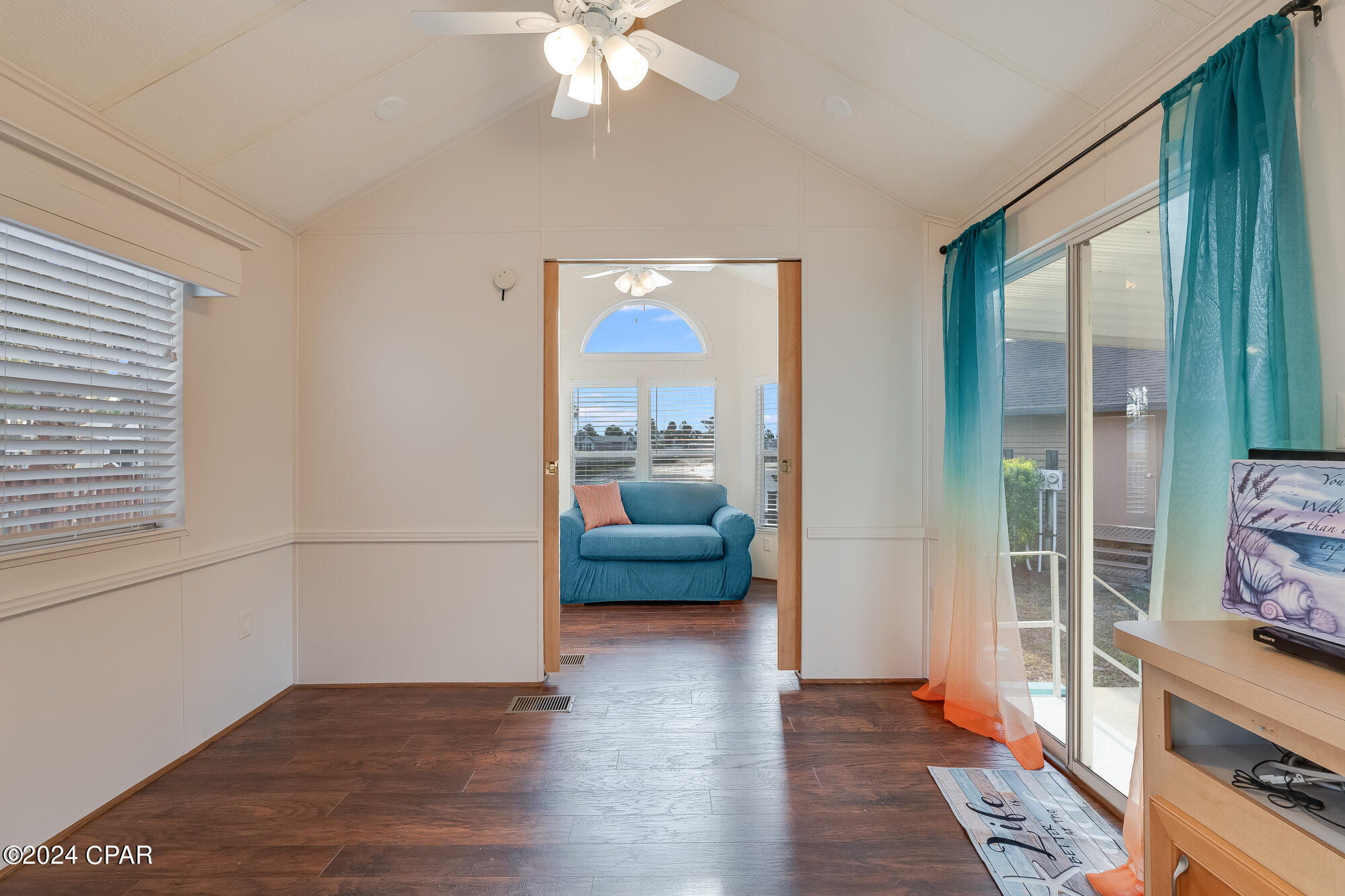 1219 Thomas Drive 62