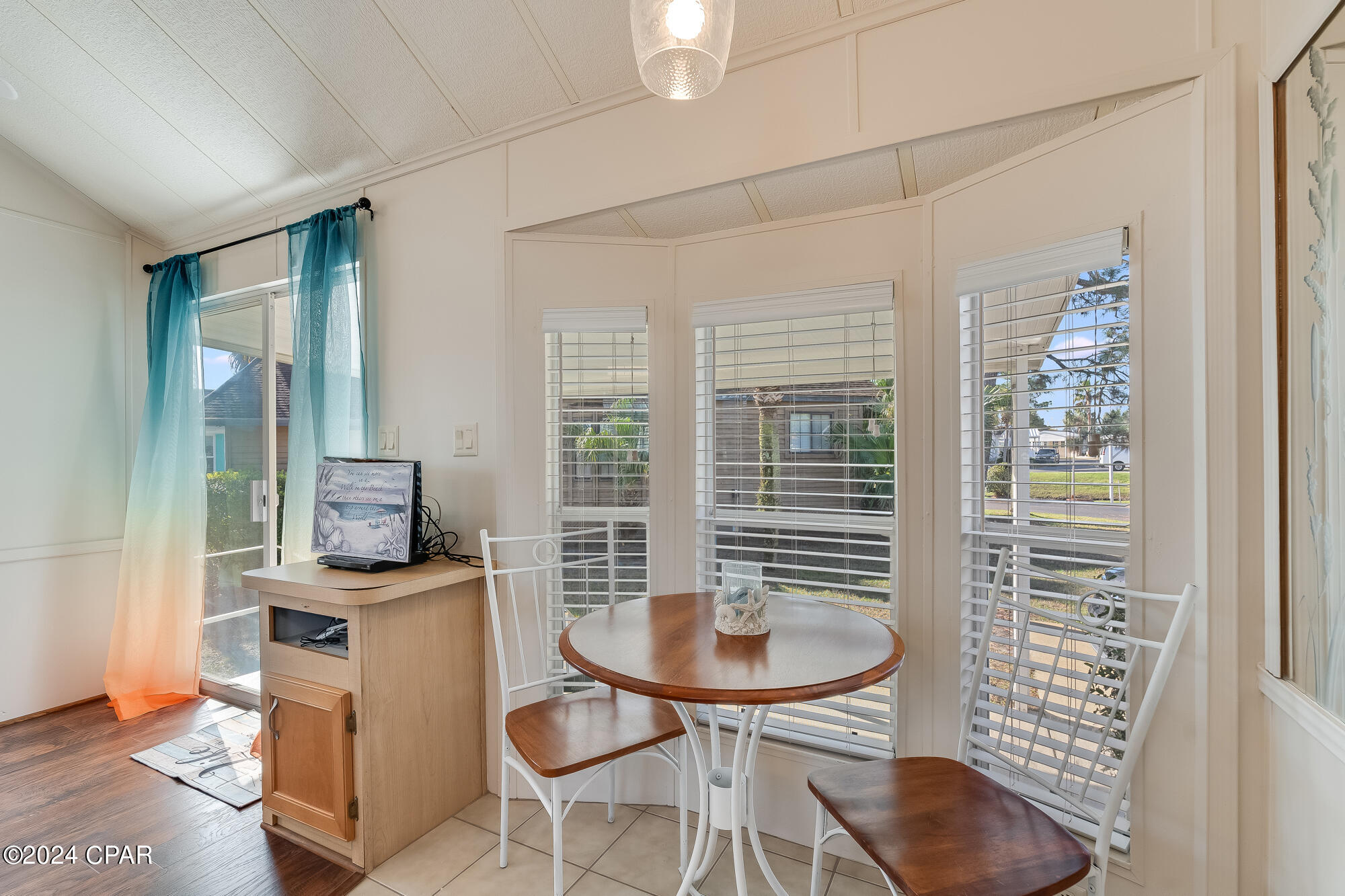 1219 Thomas Drive 62