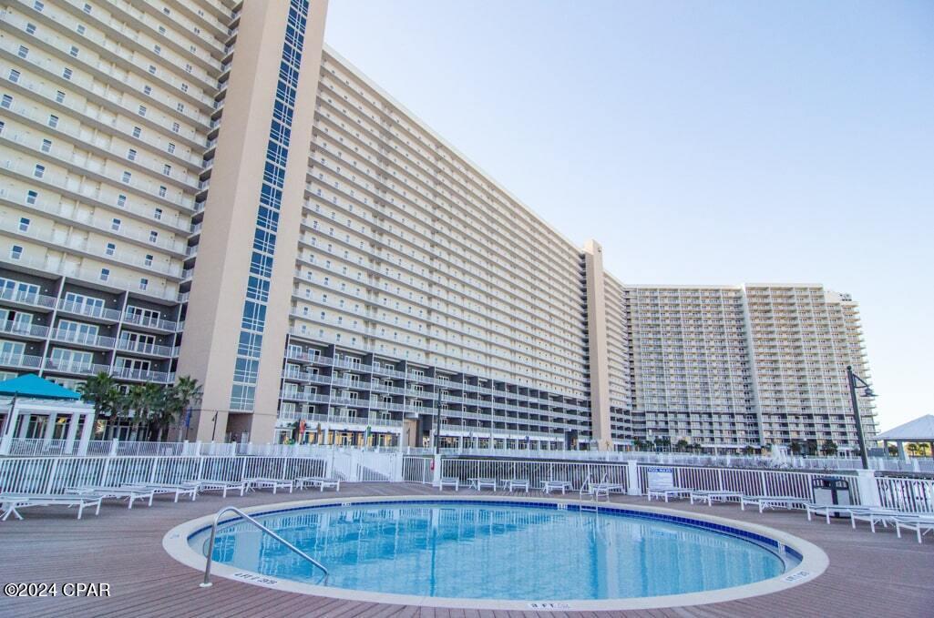 9860 S Thomas Drive 1218