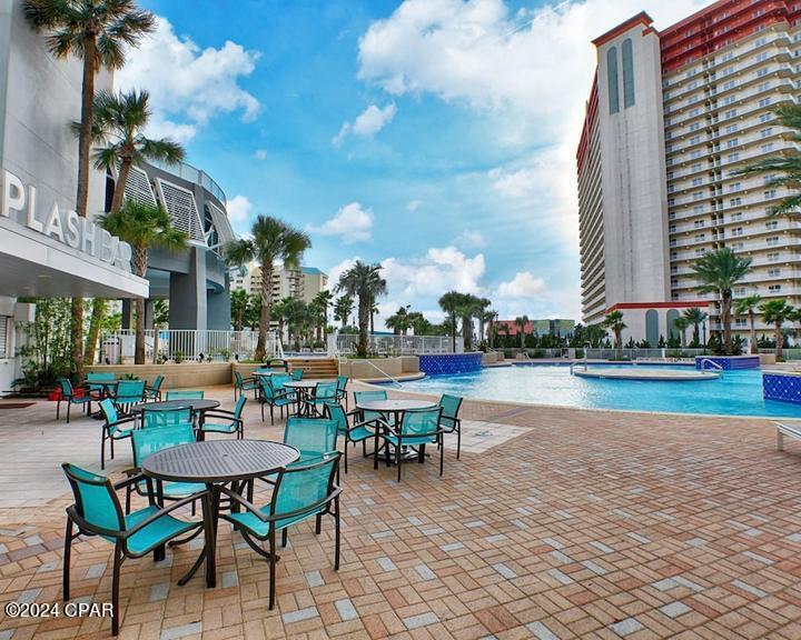 9860 S Thomas Drive 1218