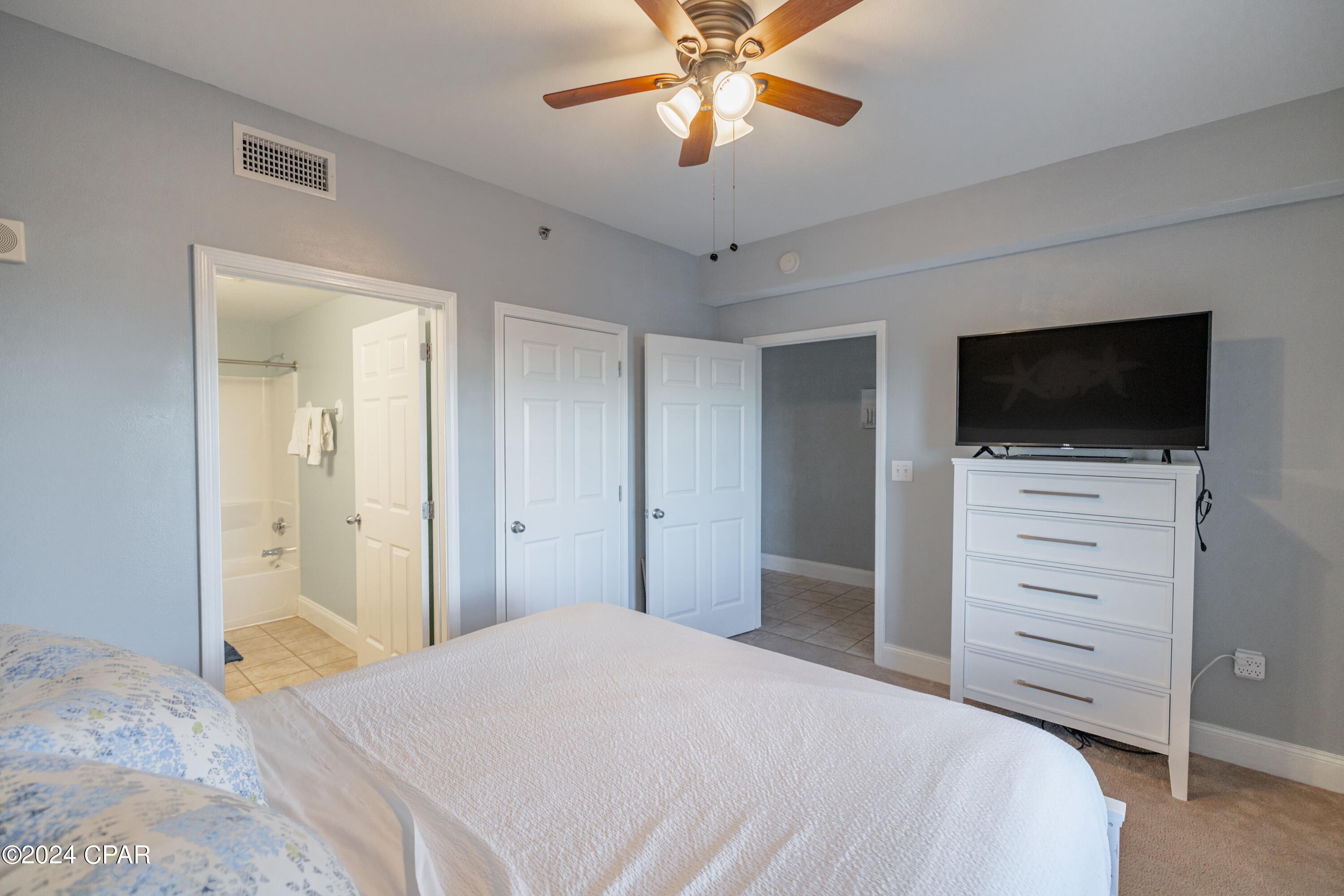 9860 S Thomas Drive 1218