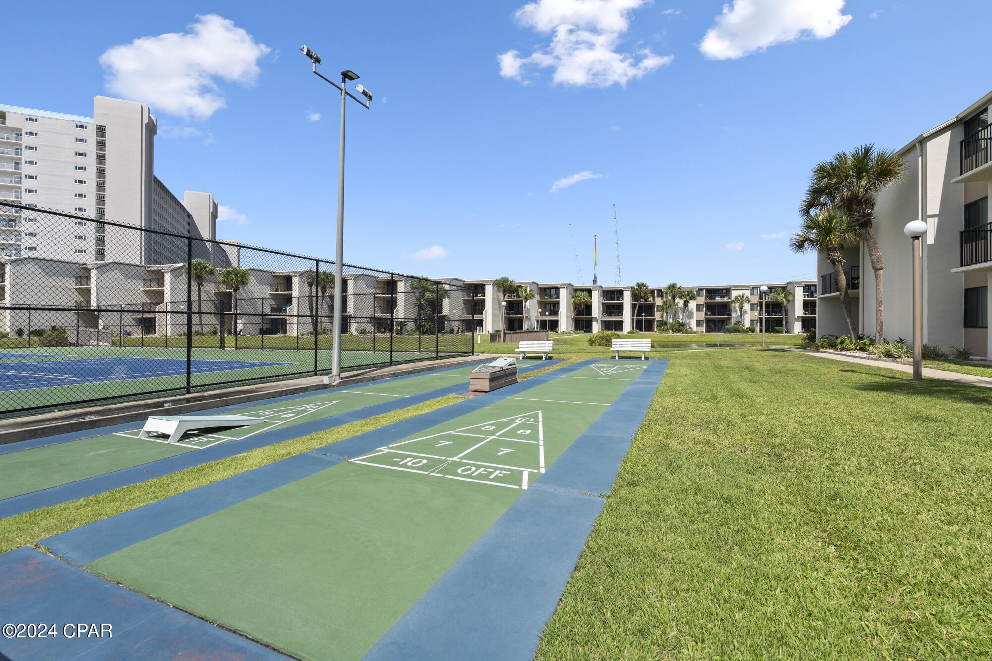 8727 Thomas Drive E-4