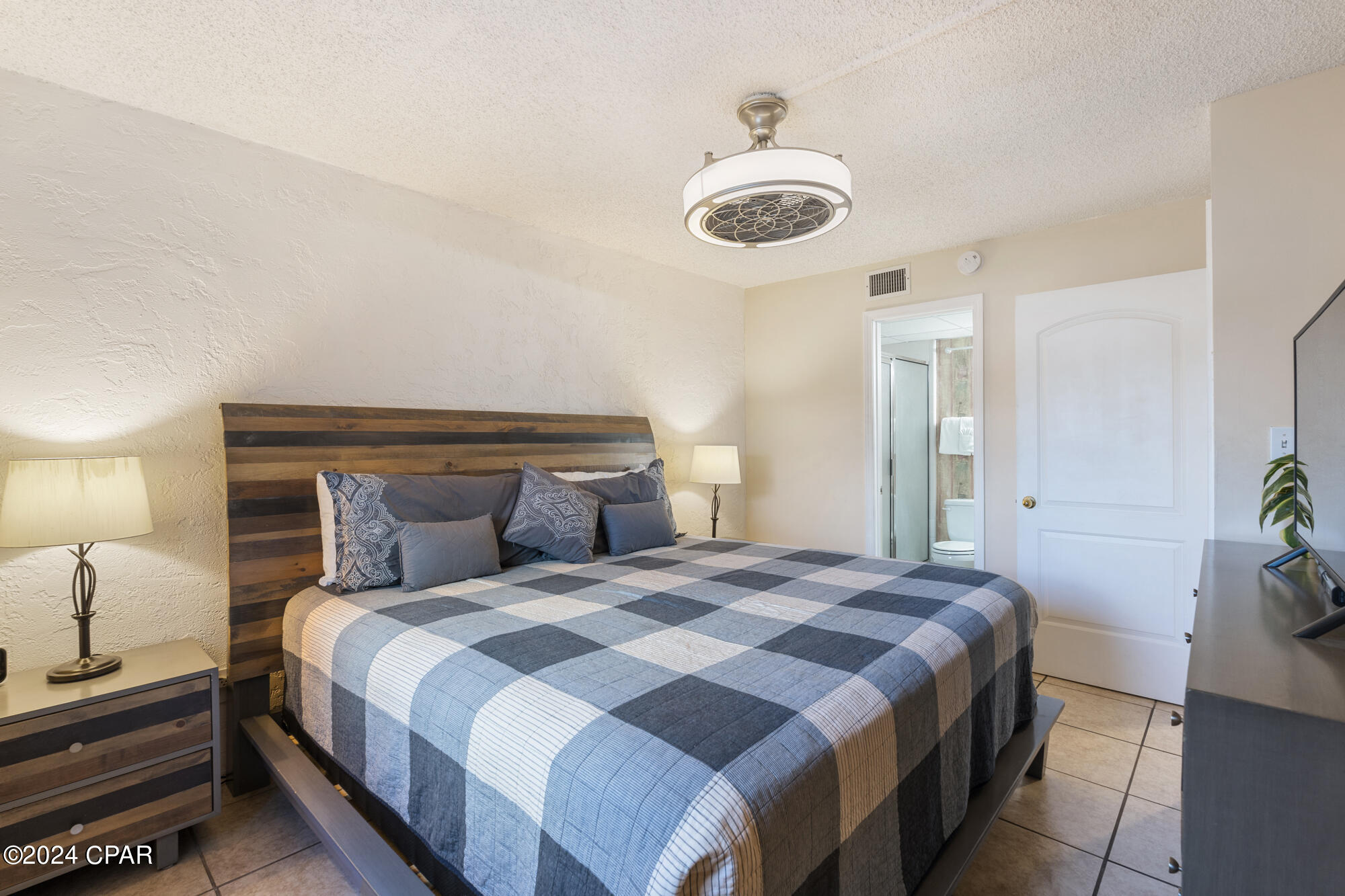 8727 Thomas Drive E-4