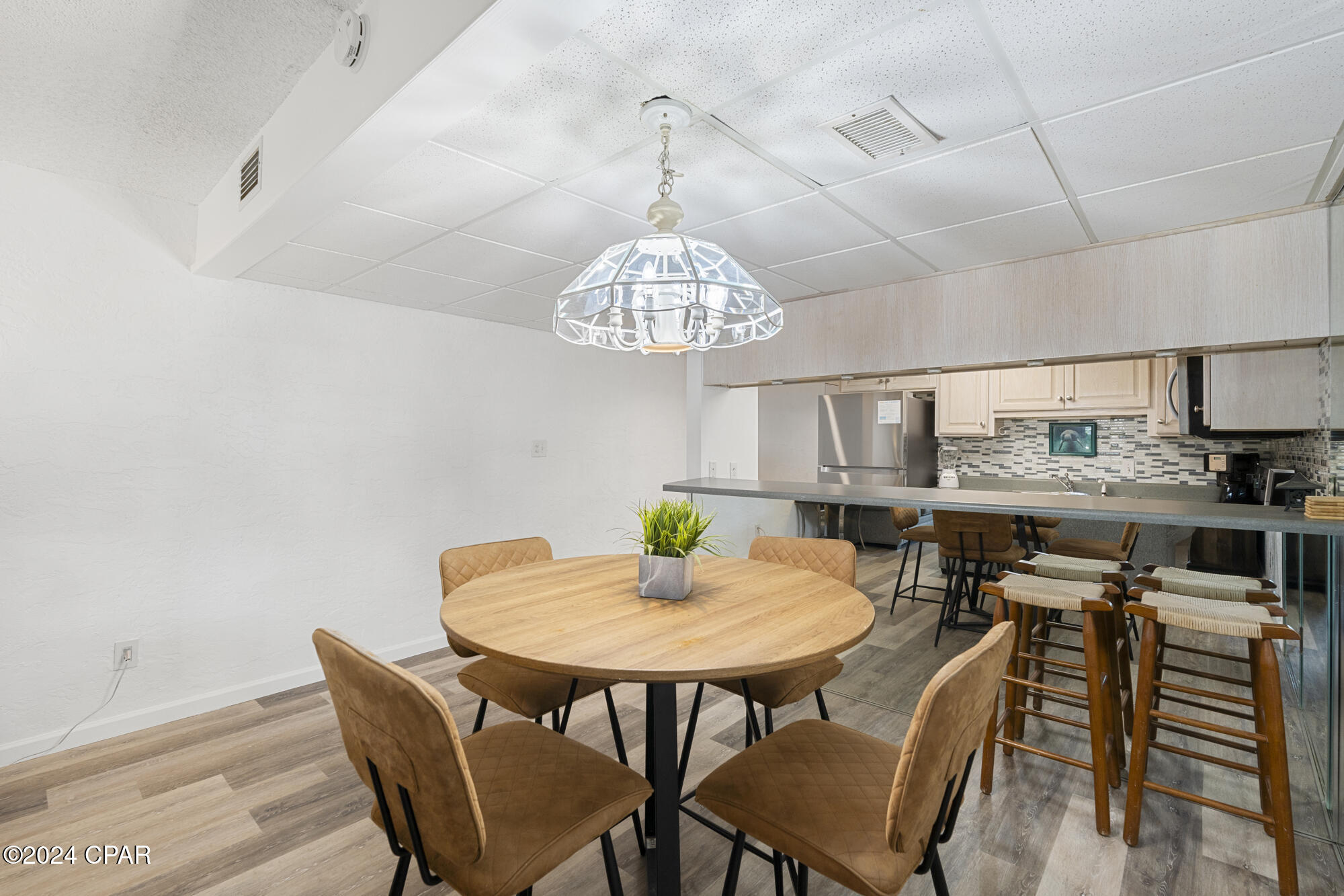 8727 Thomas Drive E-4