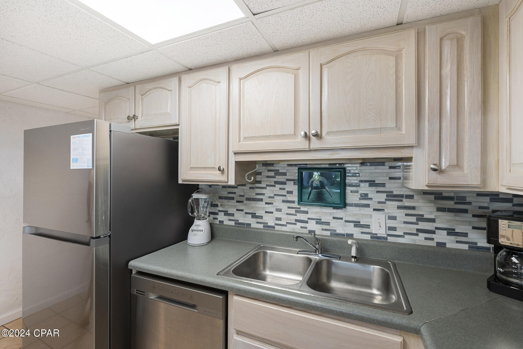 8727 Thomas Drive E-4