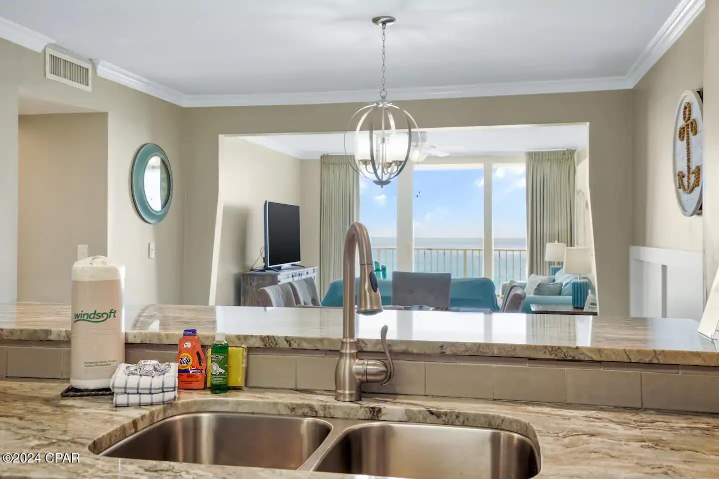 7205 Thomas Drive E1202