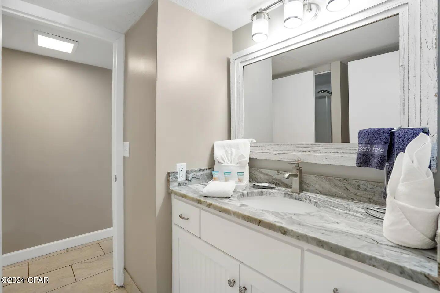 7205 Thomas Drive E1202