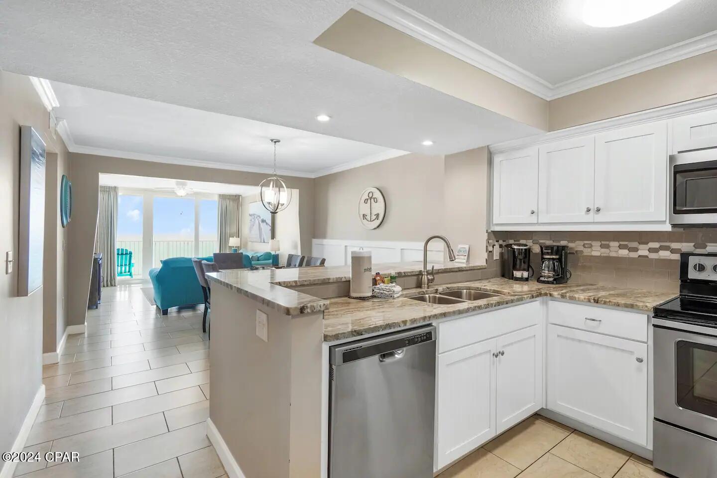 7205 Thomas Drive E1202