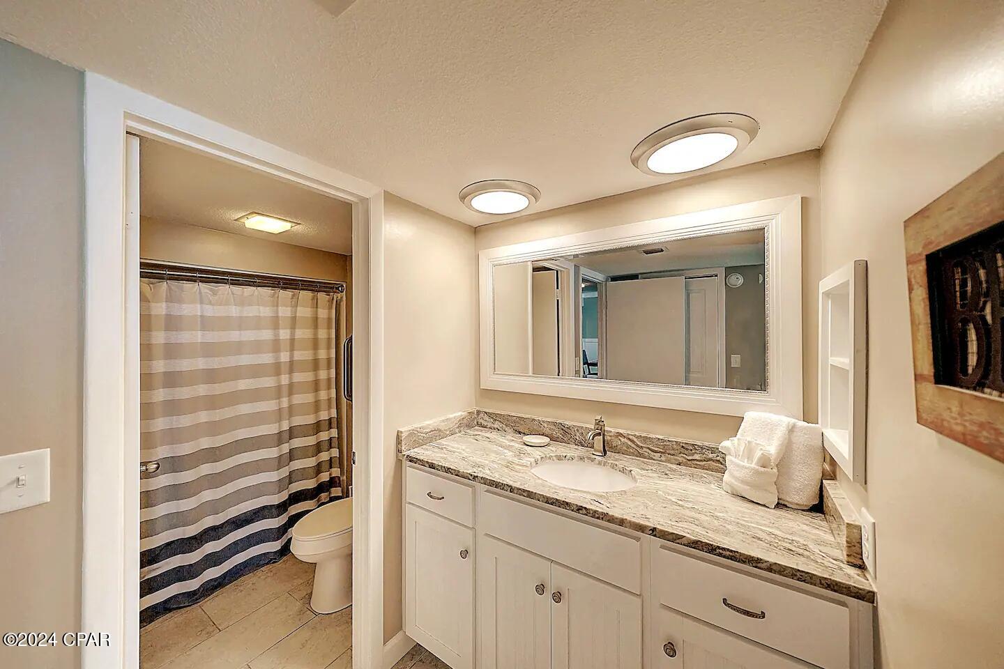 7205 Thomas Drive E1202