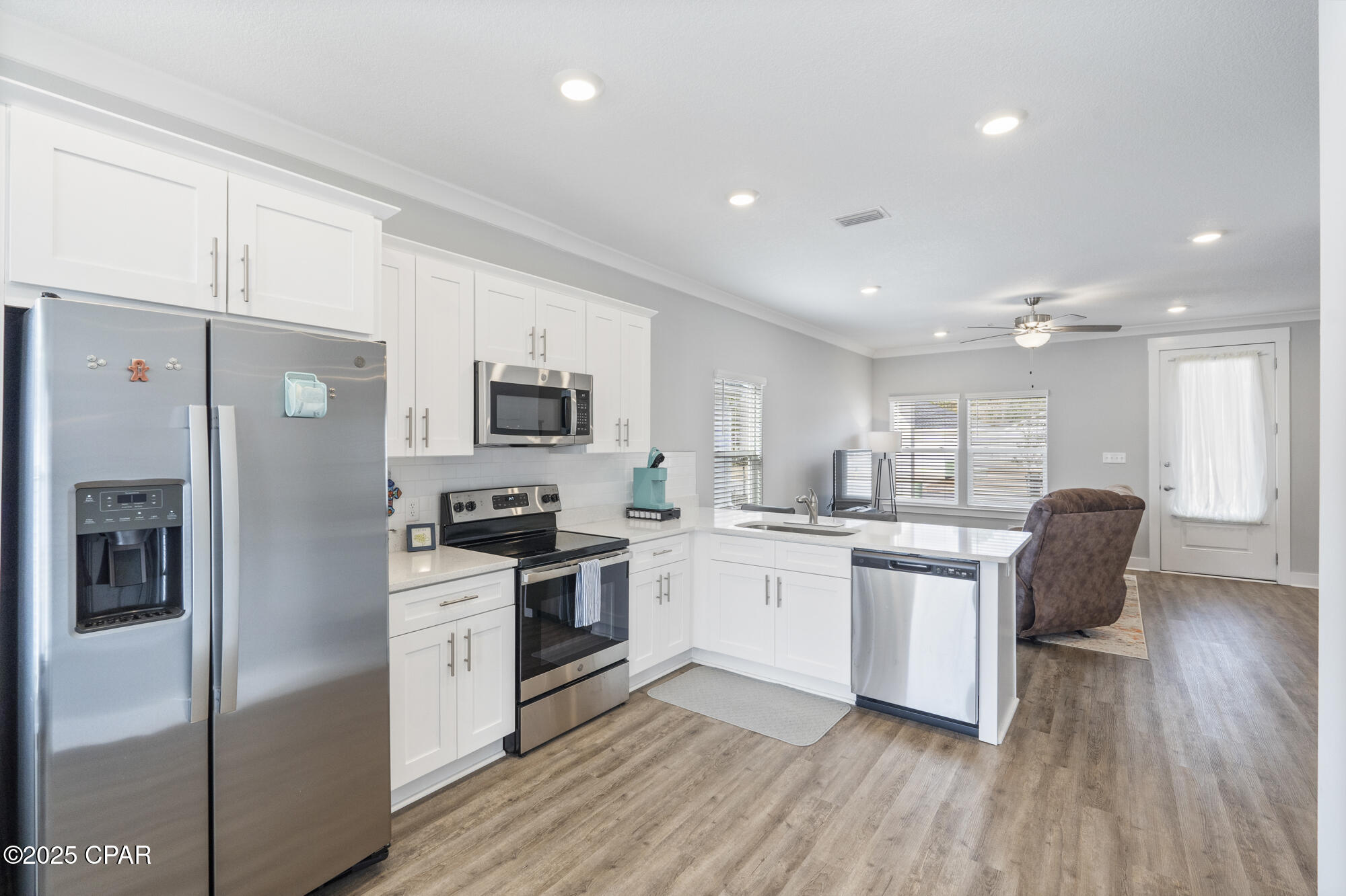 7 Alexander Way
