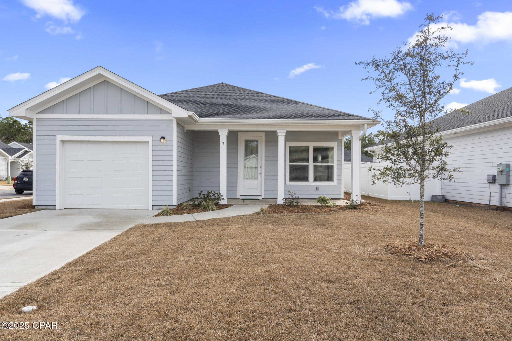 7 Alexander Way
