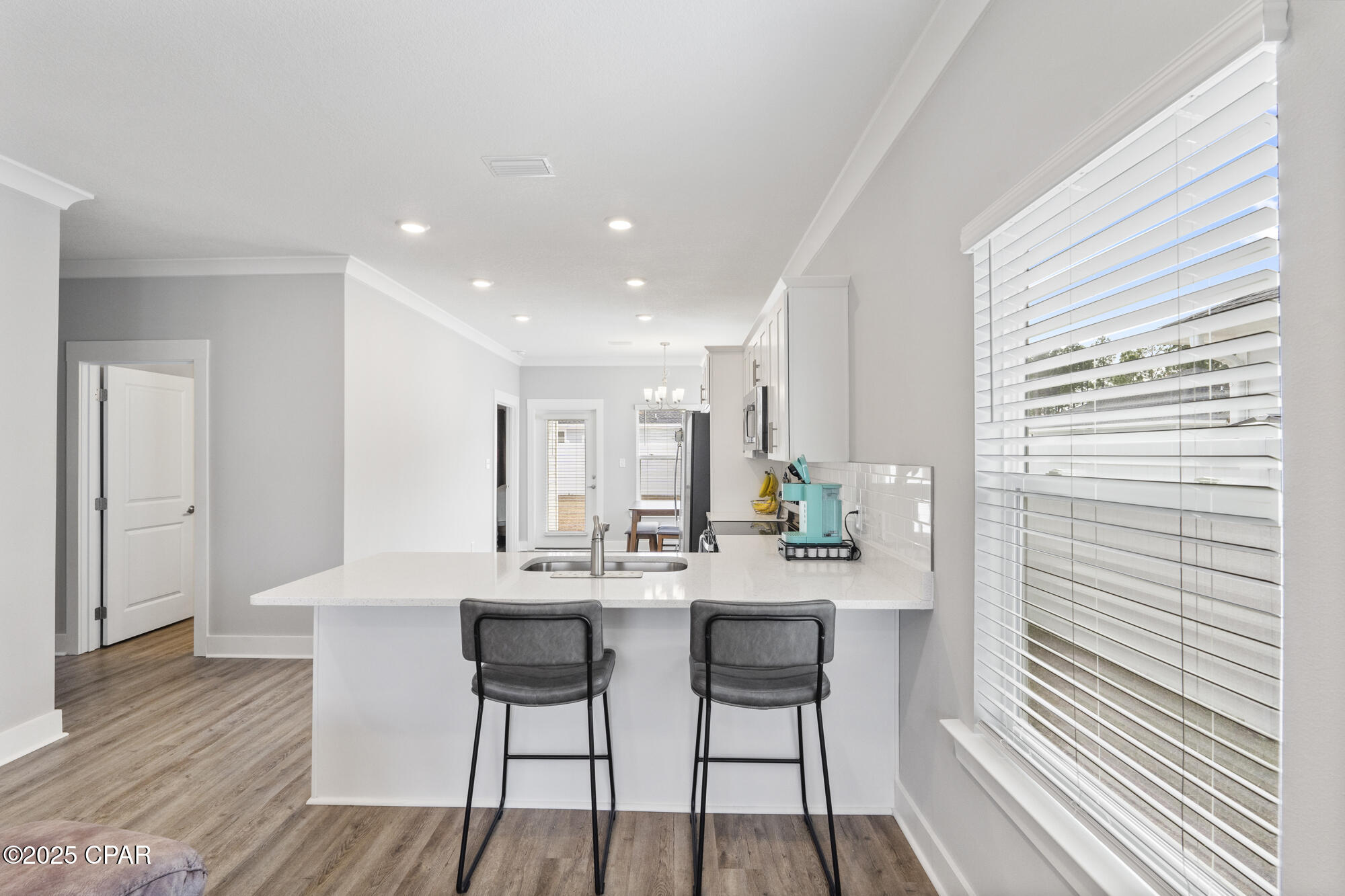 7 Alexander Way