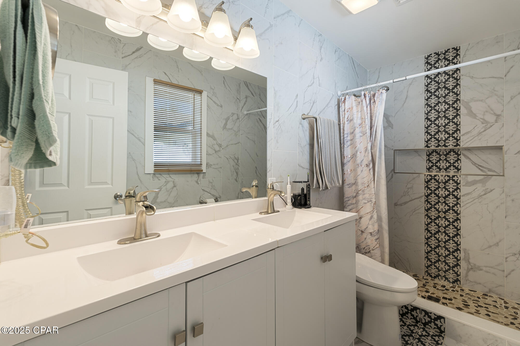 5524 Pinetree Avenue