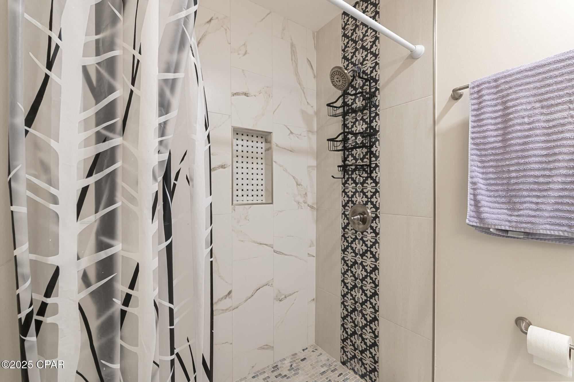 5524 Pinetree Avenue