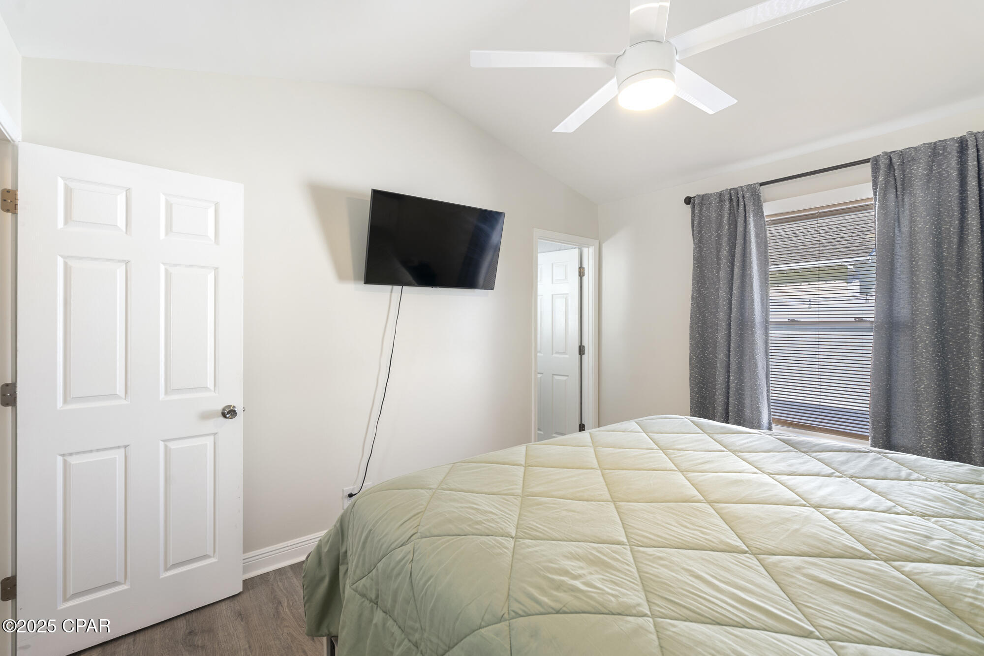 5524 Pinetree Avenue