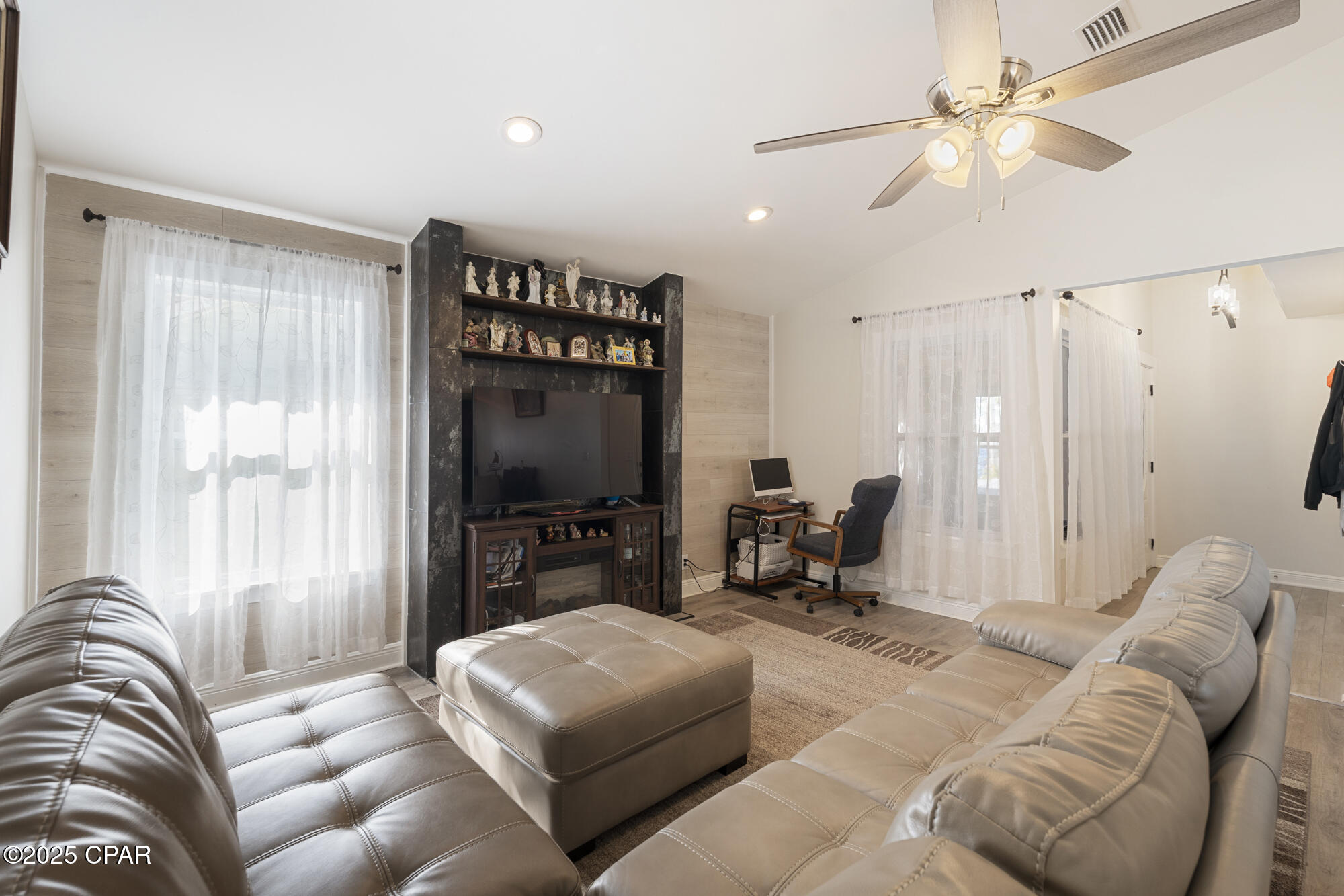 5524 Pinetree Avenue