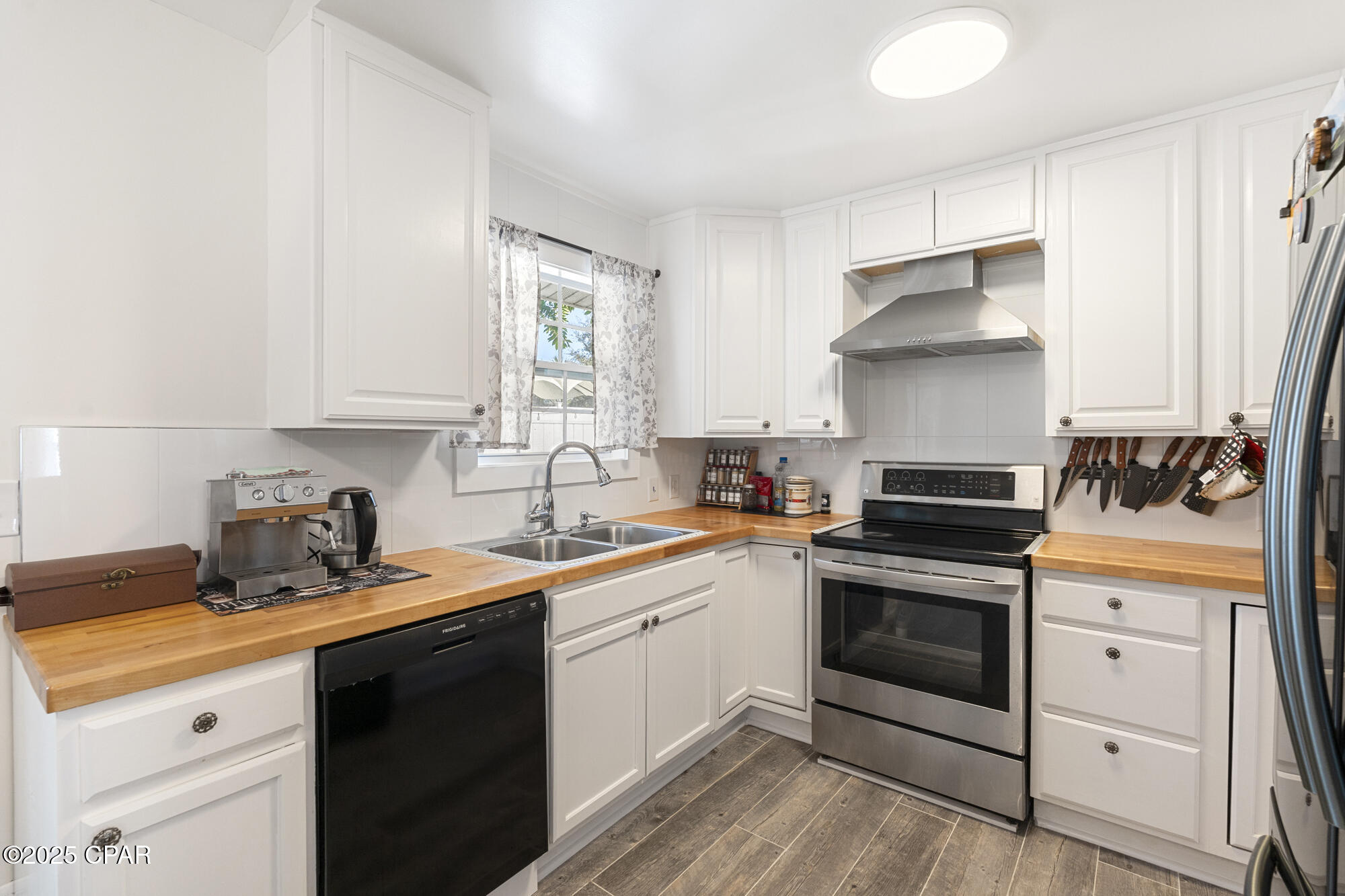 5524 Pinetree Avenue