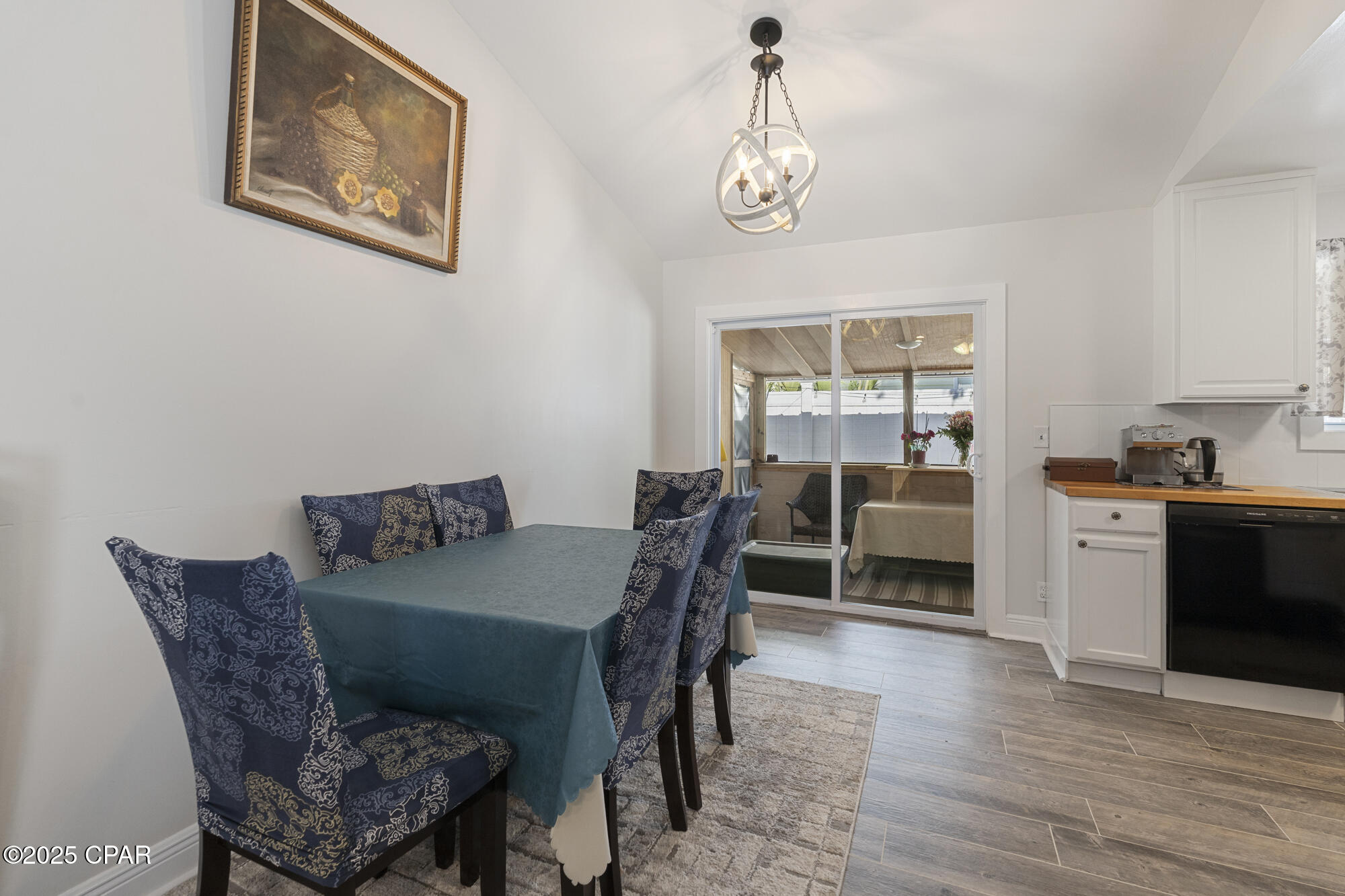 5524 Pinetree Avenue