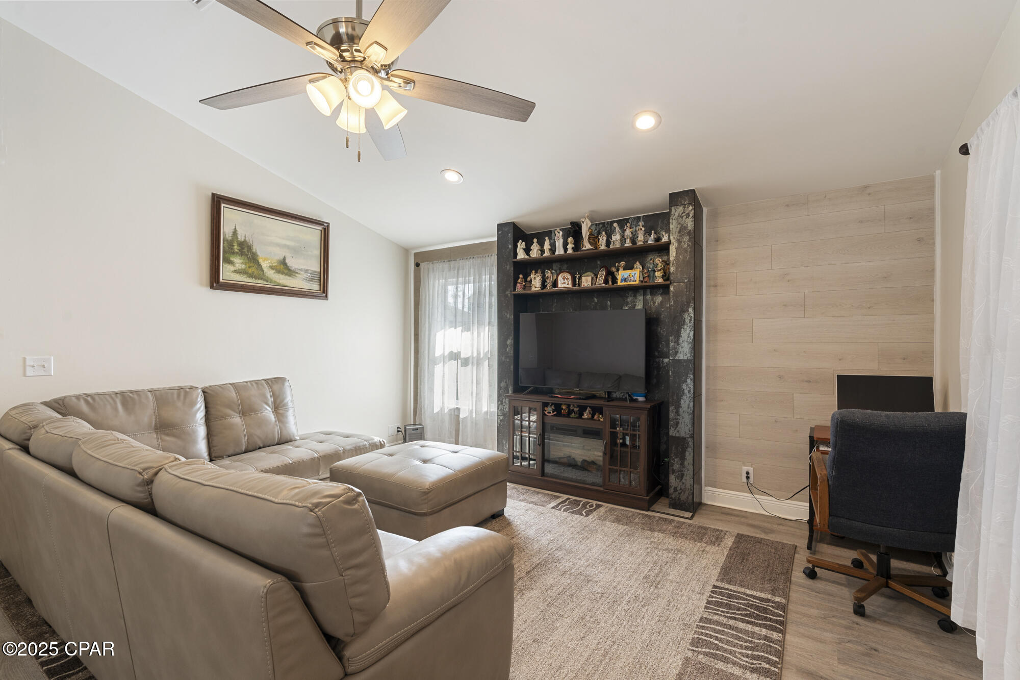 5524 Pinetree Avenue